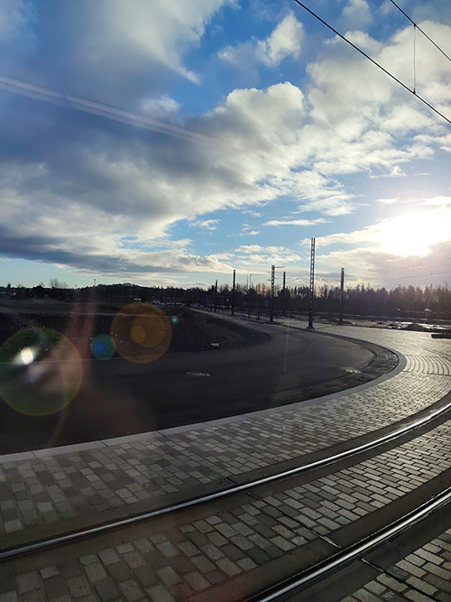 kuva aurinkoisesta maisemasta