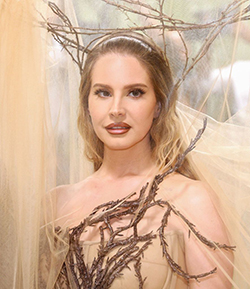 Lana Del Rey Met Galassa